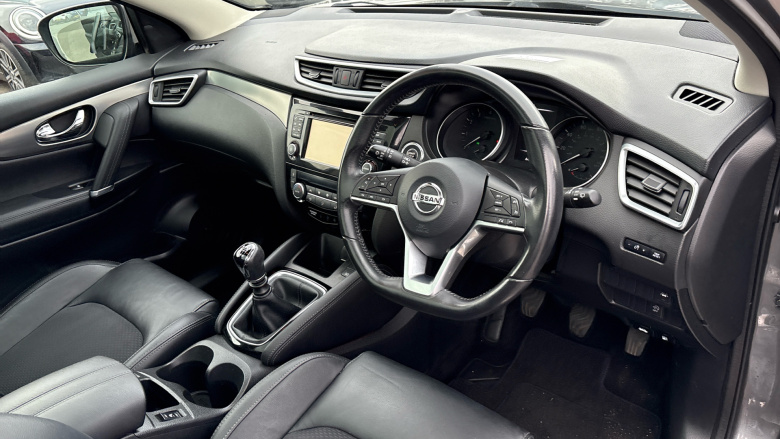 Nissan Qashqai 1.3 DiG-T Tekna 5dr Petrol Hatchback